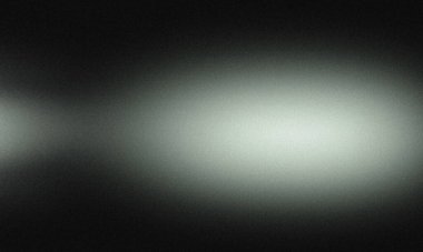 Arkaplanı siyaha beyaza kayan kumlu bir eğimle