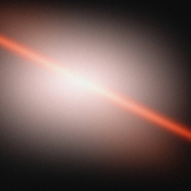 Kalıplı bir yüzeyi geçen kırmızı ışık huzmesi tarafından oluşturulan soyut arkaplan