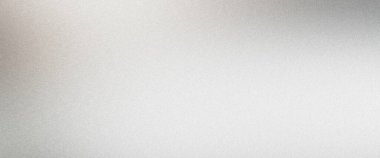 Fırçalanmış metal dokusu ışığın yansımasıyla değişken bir etki yaratır.