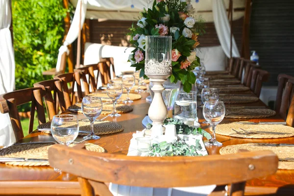 結婚式の組織と結婚式のディナーテーブル — ストック写真