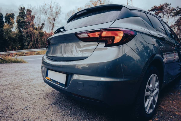 Spor ve şık bir araba.