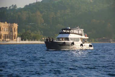 Boğaz 'da lüks bir yat turu.