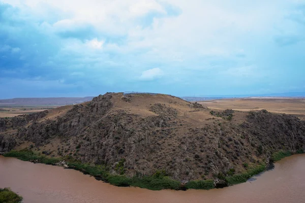 Río Borroso Por Lluvia Que Fluye Través Del Cañón —  Fotos de Stock