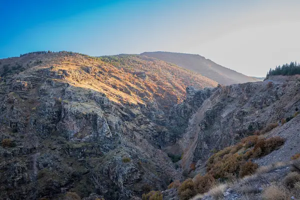 Dağların güzel manzarası