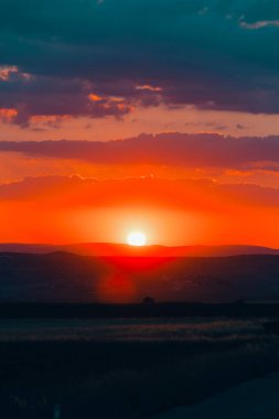 Sahada gün batımı