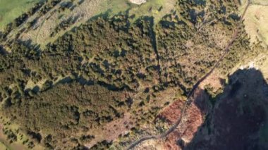 Stonehaven Savaş Anıtı İskoçya 'da bir tepede, yukarıdan görüldü.