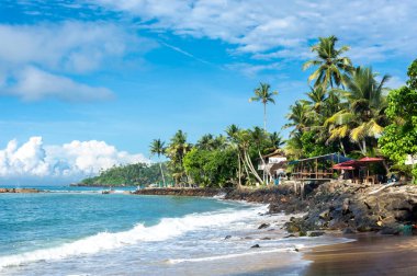 Sri Lanka adasındaki güzel Hint Okyanusu kıyısı, Mirissa.