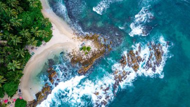 Mirissa 'nın Sri Lanka adasındaki güzel Hint Okyanusu kıyısı. Hava fotoğrafçılığı.