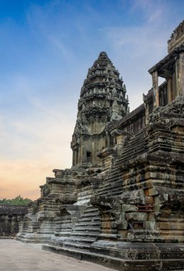 Kamboçya 'daki tanrı Vishnu Angkor Wat' ın anısına antik tapınak kompleksi.