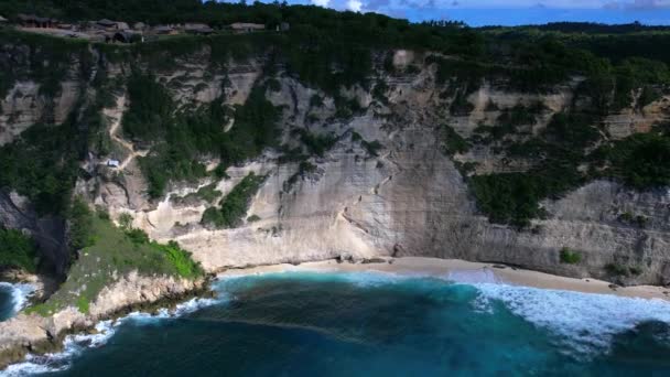 Hermosa Playa Diamantes Isla Nusa Penida Indonesia Vista Superior Filmación — Vídeo de stock