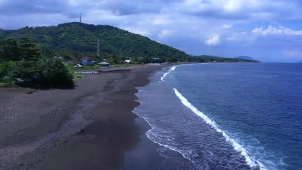Plajă Nisip Negru Insula Bali Din Indonezia Vedere Sus Filmare — Videoclip de stoc