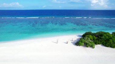 Maldivler, Fulhadhoo adasında beyaz plajlı güzel doğa, hava manzarası
