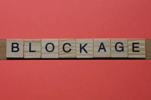 Text Slovo Blokování Šedých Dřevěných Malých Písmen Černým Písmem Červeném — Stock fotografie
