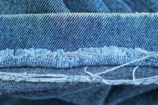 Trozo Pantalón Mezclilla Azul Con Hilos Blancos Tela Rota — Foto de Stock