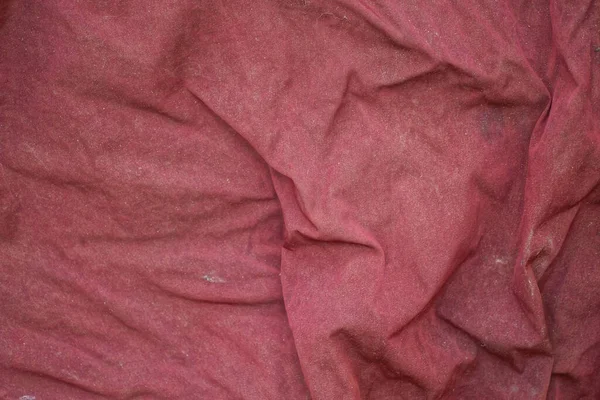 Röd Textur Från Bit Hopskrynklat Tyg Gamla Kläder — Stockfoto