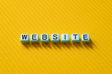 Web sitesi - küp, metin, harf kavramı