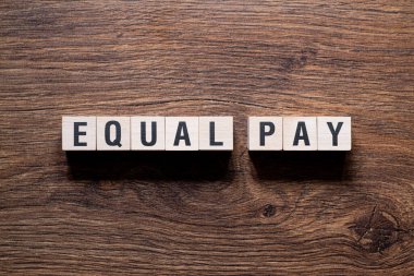 Eşit ücret - yapı taşları, metin, harfler üzerine kelime kavramı