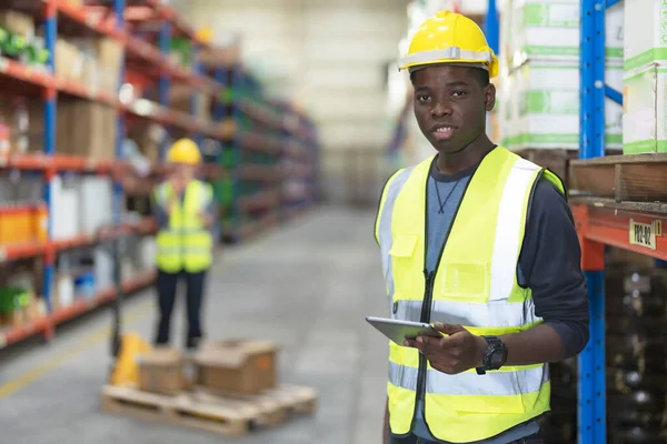 Male Factory Manager Standing Laptop Inspect Products Warehouse While Looking — Stock Photo, Image
