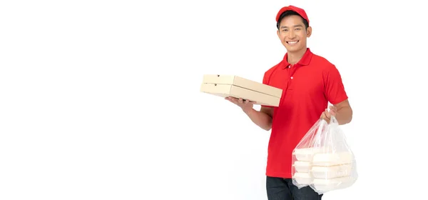 Usměvavý Poslíček Pizzy Stojí Bílém Pozadí Drží Krabici Pizzy Sobě — Stock fotografie