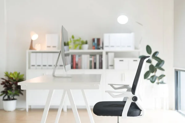 Habitación Oficina Con Ordenador Moderno Mesa Lugar Trabajo Elegante Oficina — Foto de Stock