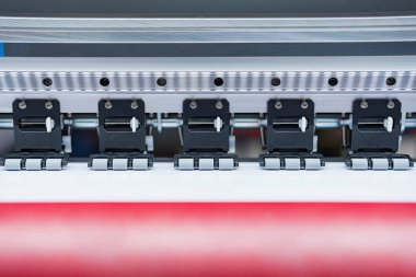 Endüstriyel baskı başlığı derlemesi büyük biçimli yazıcıda, modern yazdırma başlığı derlemesi büyük formatta renk yazdırmada kullanılır