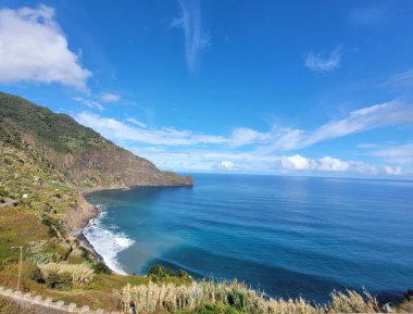 Madeira adasının sahili manzaralı.