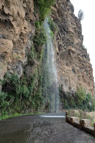 Kleine Waterval Druppels Een Straat Madeira Eiland — Stockfoto
