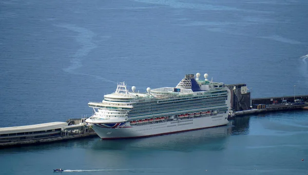 Enorme Crucero Puerto Isla Madeira — Foto de Stock