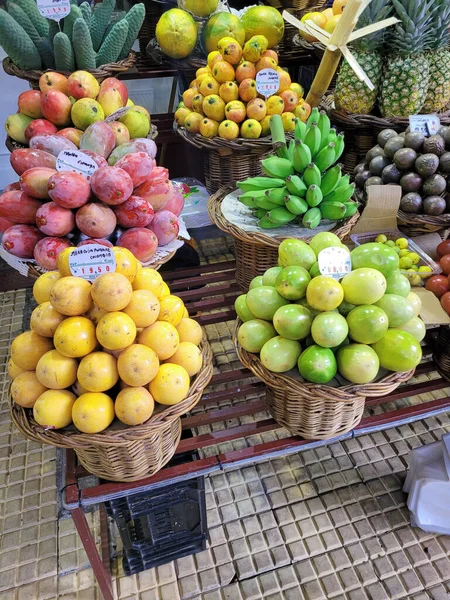 Buah Segar Pasar Petani Terkenal Madeira Dalam Funghal — Stok Foto