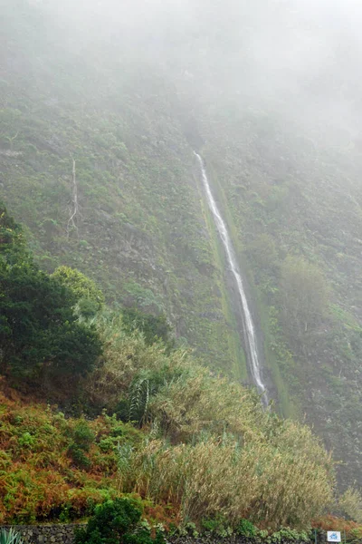 Cascata Tra Montagne Polverose Madeira — Foto Stock