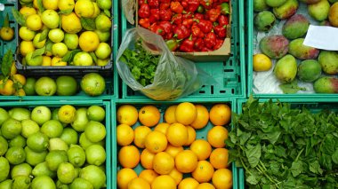 Madeira 'daki funchal pazarında taze ürünler.