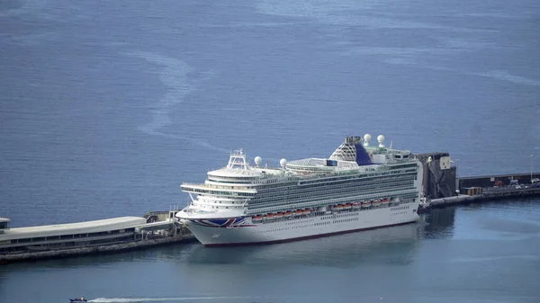 Huge Cruise Ship Harbor Madeira Island — Stock Photo, Image