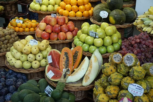 Frisches Obst Auf Dem Berühmten Bauernmarkt Von Madeira Funchal — Stockfoto