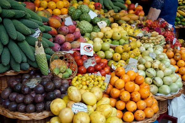 Фуншал Мадейра Португалия Октябрь 2022 Года Свежие Фрукты Овощи Знаменитом — стоковое фото