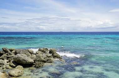 Filipinler 'deki Cece Adası' nın güzel tropikal kıyıları