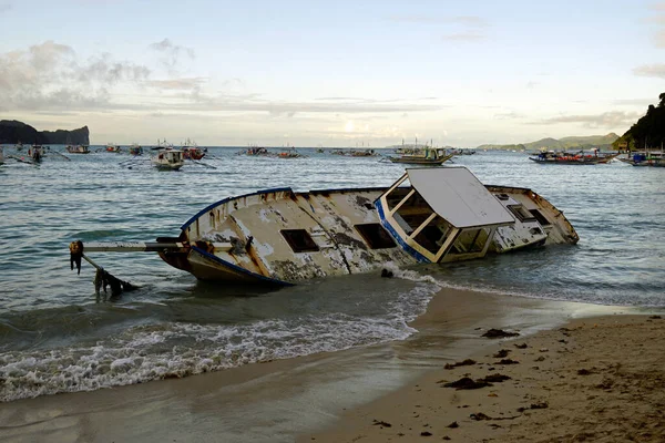 stock image scenic ship wreck at the beach of el nido on palawan island