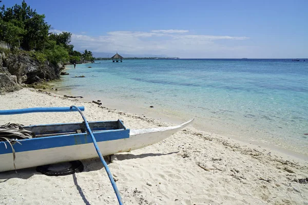 Традиционные Outrigger Лодки Пляже Бохол Филиппинах — стоковое фото