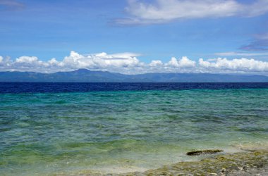 Filipinler 'deki Cece Adası' nın güzel tropikal kıyıları