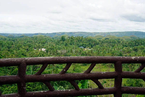 フィリピンのチョコレートの丘は秋に色を暗褐色に変え — ストック写真