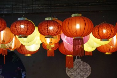 Manila, Filipinler, Mart 2023 - Manilas Çin kasabasında renkli dekorasyon