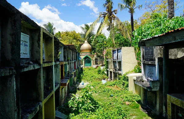 Oslob Φιλιππίνες Περίπου Φεβρουάριος 2023 Τοπικό Νεκροταφείο Κοντά Στον Ειρηνικό — Φωτογραφία Αρχείου