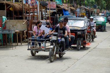 Manila, Filipinler, Mart 2023 - üç tekerlekli trafik 