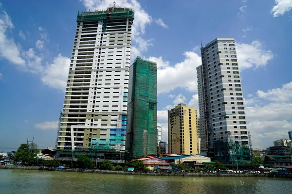 Manila Filipinler Mart 2023 Pasig Nehri Kıyısındaki Modern Evler — Stok fotoğraf