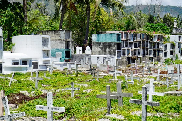 Oslob Filippine Circa Febbraio 2023 Cimitero Locale Vicino All Oceano — Foto Stock