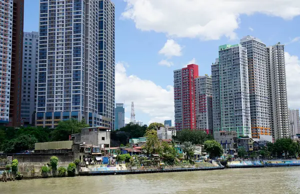 Manila Philippines March 2023 Modern Houses Pasig River Shore — стоковое фото