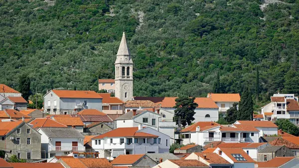 Παλιά Εκκλησία Στο Παραδοσιακό Χωριό Δαλματίας Στην Κροατία — Φωτογραφία Αρχείου