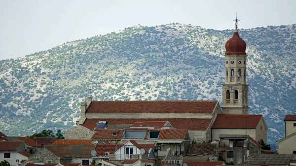 Régi Templom Hagyományos Dalmát Falu Horvátországban — Stock Fotó