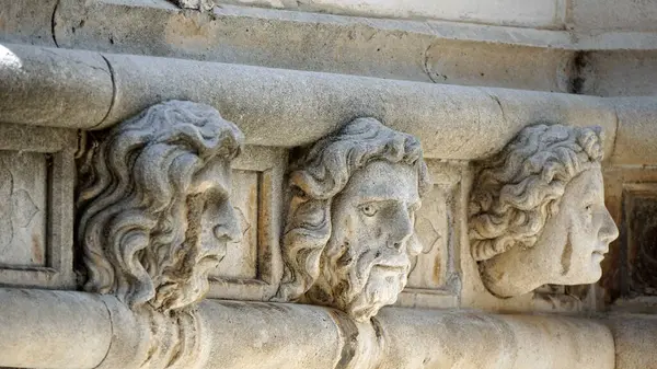 Sibenik Teki James Katedrali Nin Taş Kafalı Detayları — Stok fotoğraf