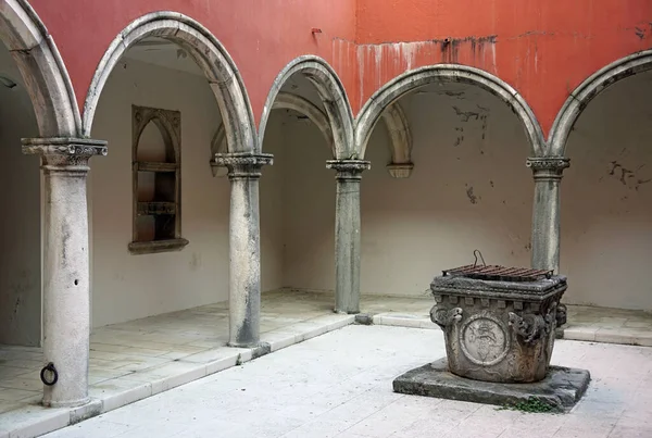 北クロアチアのザダルにある伝統的な建築は — ストック写真