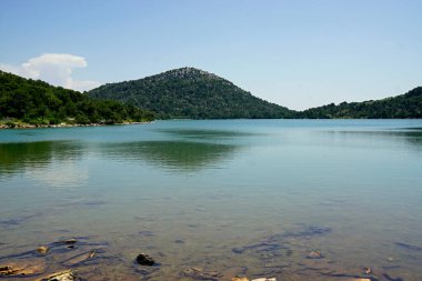 Hırvatistan 'da Dalmaçya' da kıyı labirentleri